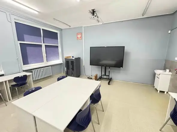 Wakacyjna metamorfoza szkoły w Ozorkowie – nowe pracownie, nowoczesny sprzęt i miejsce wyciszenia
