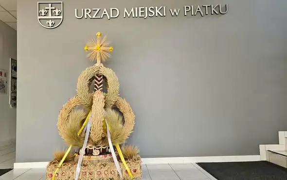 Dożynkowy wieniec z Łubnicy można podziwiać w urzędzie gminy