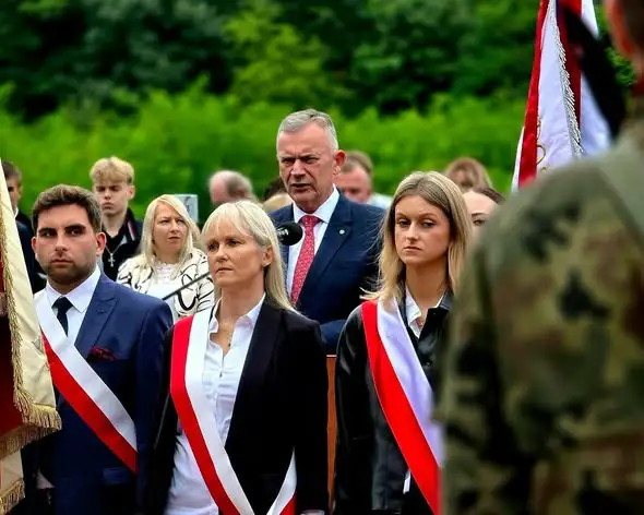 Ozorków: odsłonięto Pomnik Nieznanego Żołnierza na Nowym Cmentarzu