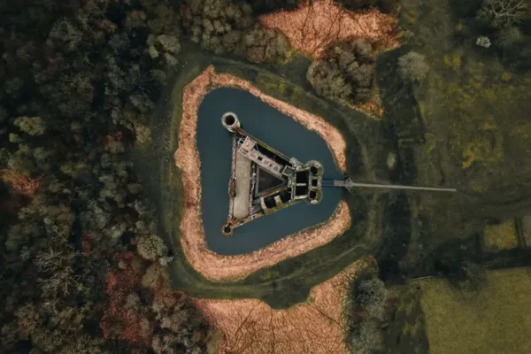 Zamek w Besiekierach na łamach National Geographic Traveler