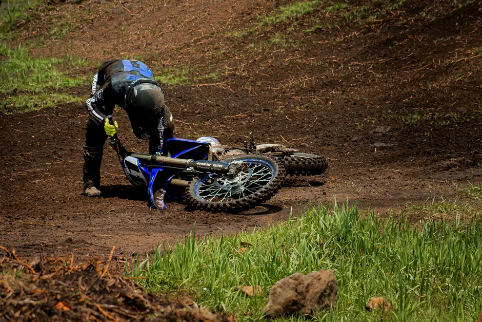 Wypadek motocykli cross w Wólce Bieleckiej – dwóch nastolatków rannych