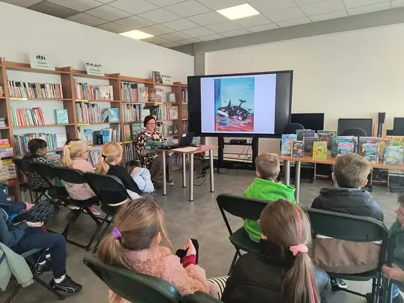Ogólnopolski Dzień Głośnego Czytania w Łęczycy: pierwszaki w bibliotece