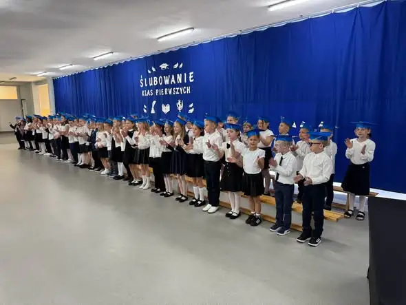 Ślubowanie pierwszoklasistów w Ozorkowie – wyjątkowy dzień w Szkole Podstawowej nr 2